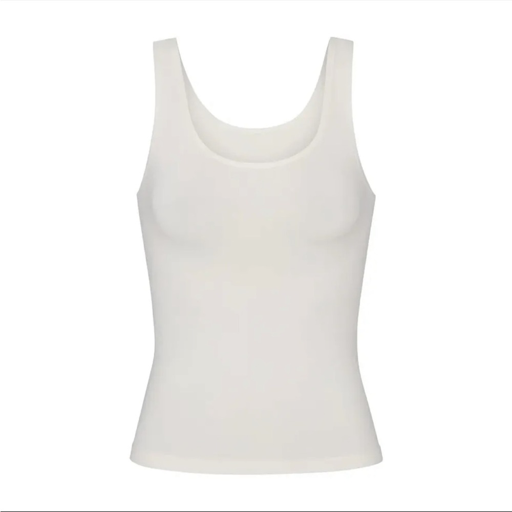 SKIMS NWT smoothing tank in Marble